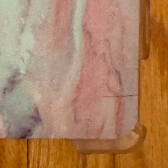 13-inch MacBook Air with a hard shell case, keyboard cover, and dust plugs - Picture 3 of 3